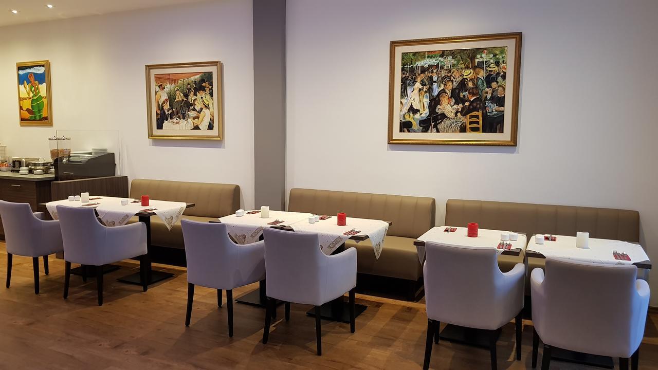 Hotel Niederrad 3*