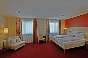 Roedelheimer Hof - Am Wasserturm Hotel 3*