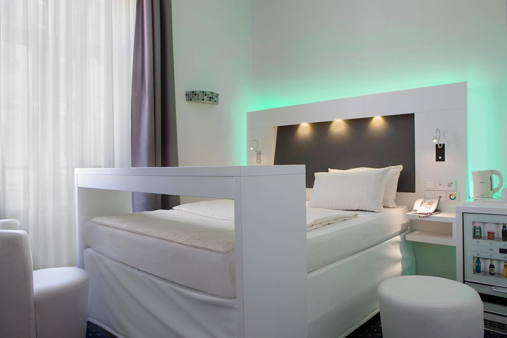 Grand Downtown Hotel