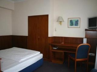 Niederrad Apartahotel 3*