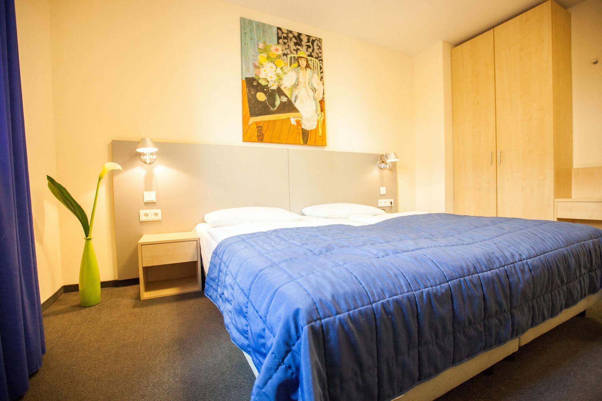 Münchner Hof Hotel 3*