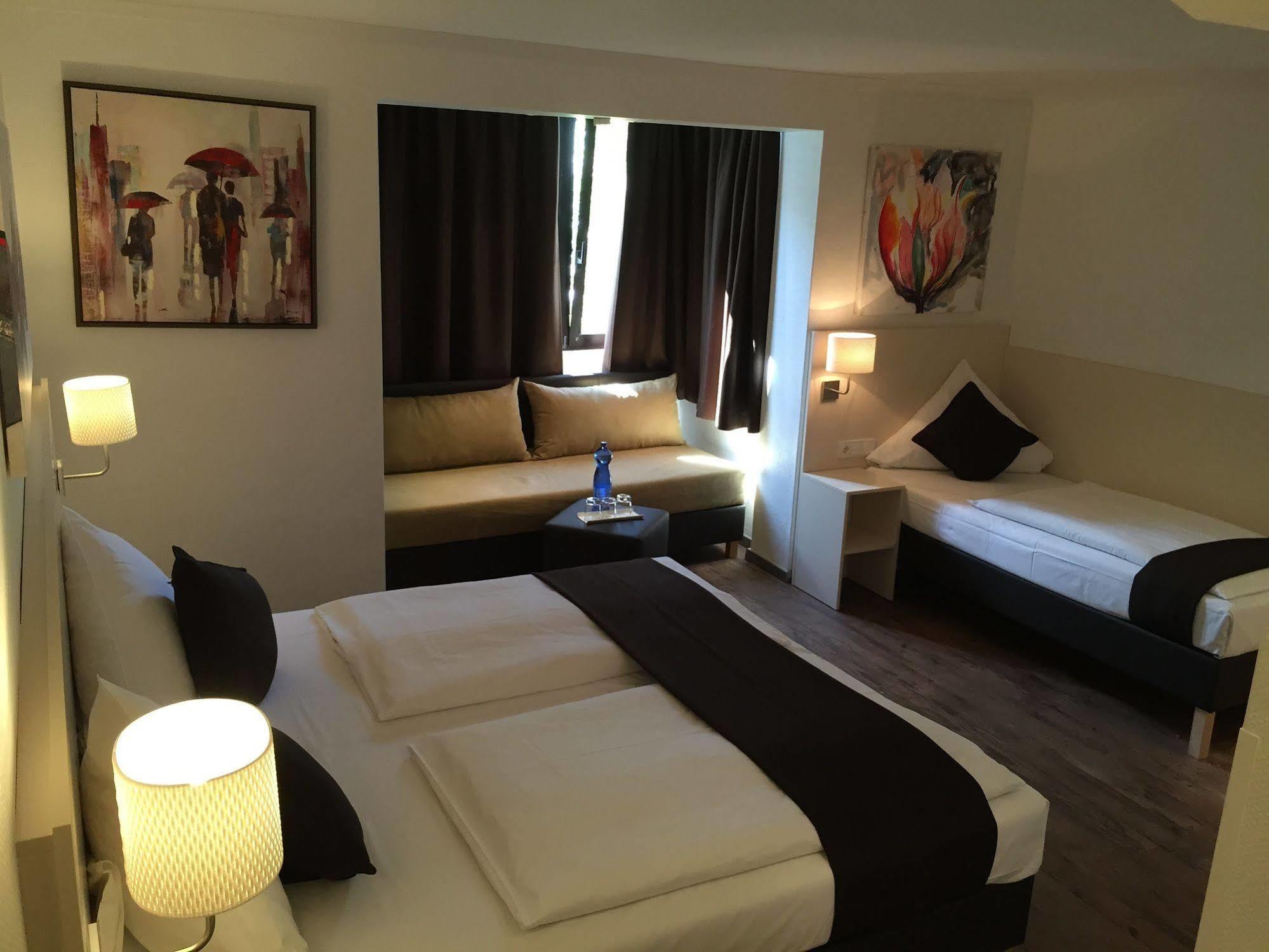 Hotel Lloyed