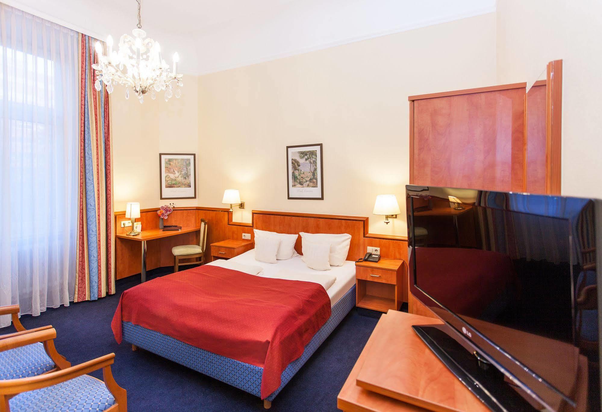 Hotel Centro National Frankfurt City, Trademark Collection By Wyndham 3*