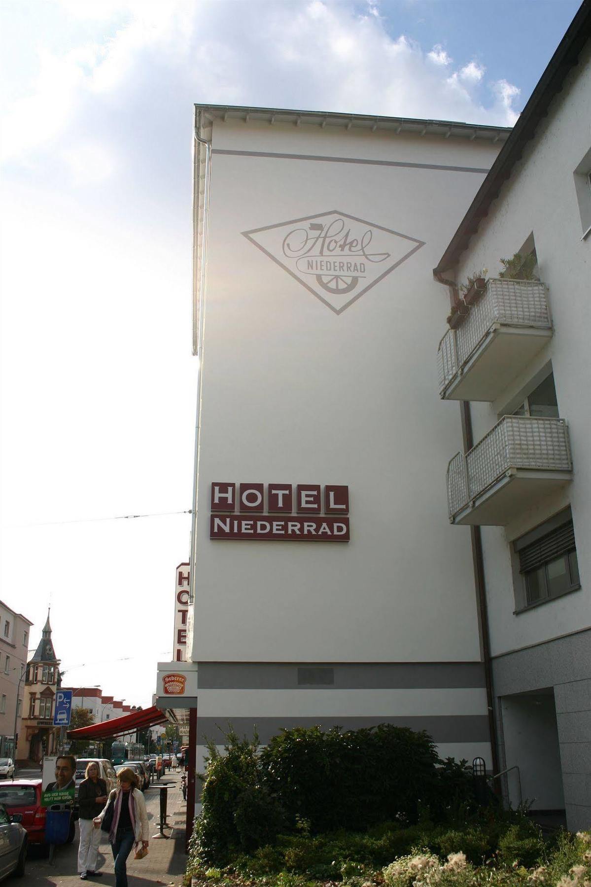 Hotel Niederrad 3*