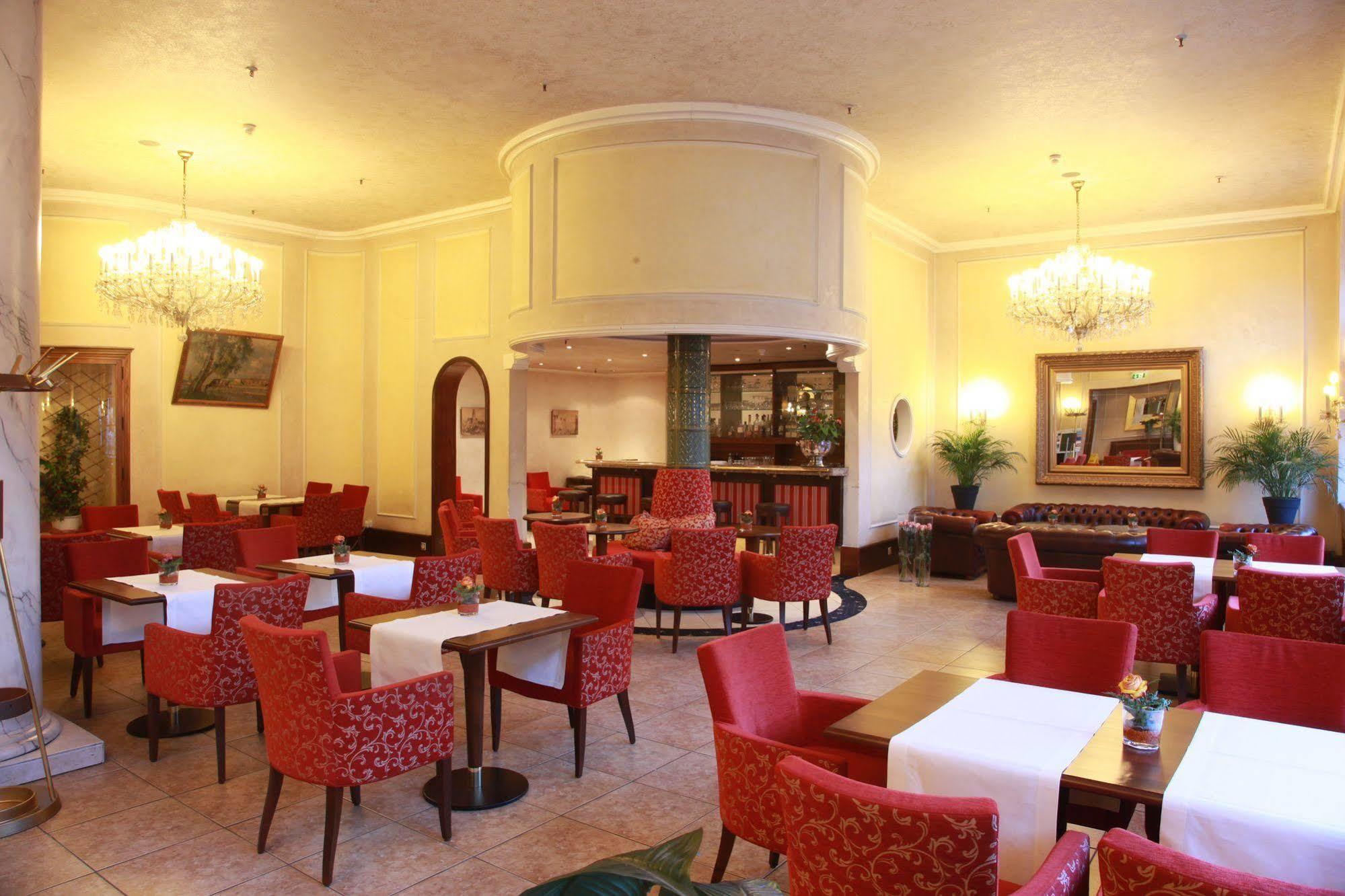 Hotel Excelsior - Central Station