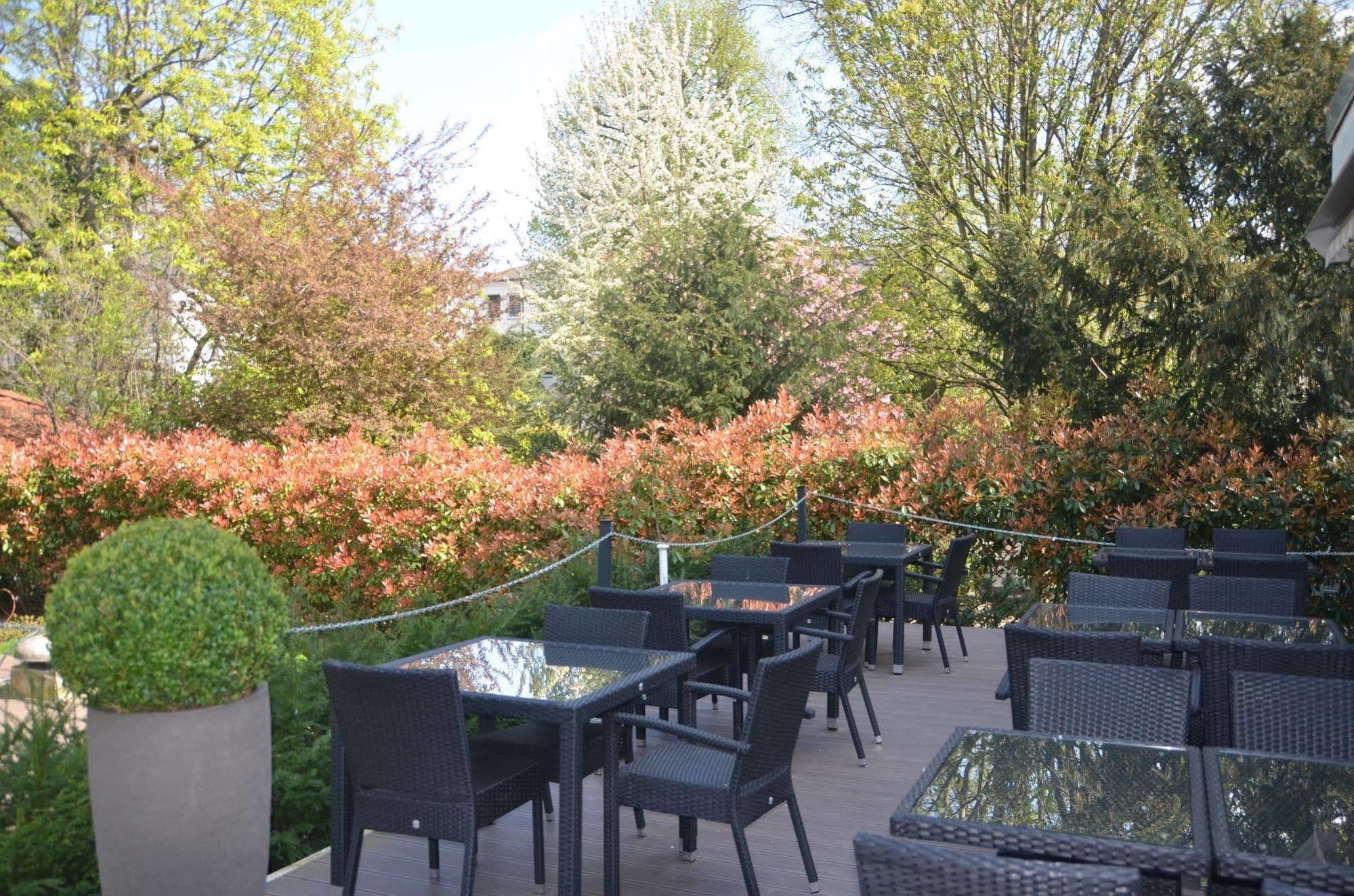 Westend An Der Messe Hotel
