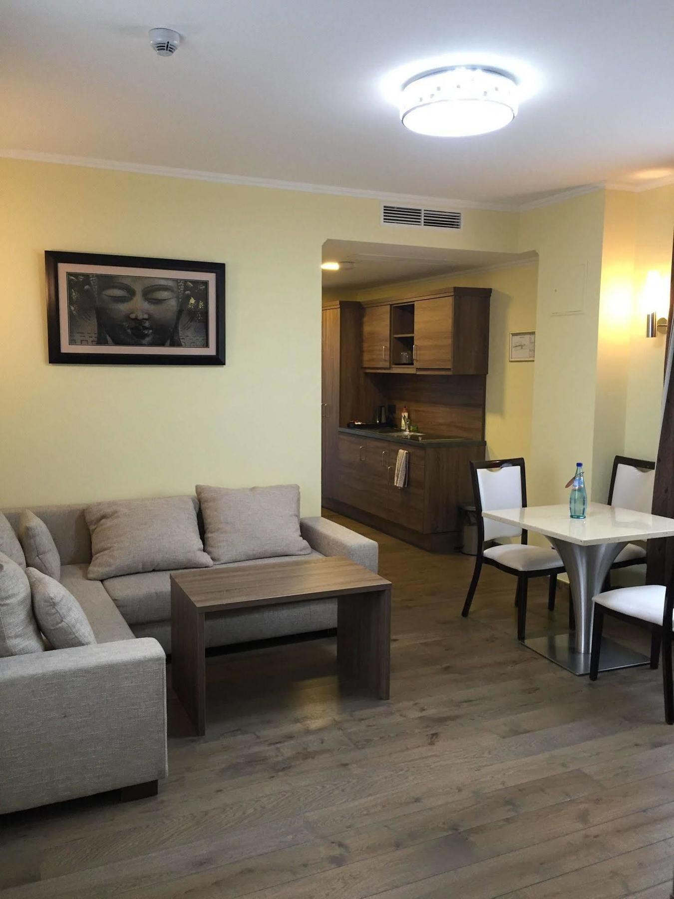 Naam Hotel&apartment Frankfurt City-messe Airport 3* Frankfurt am Main