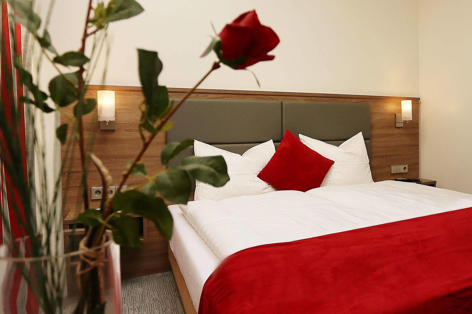 Naam & Frankfurt City-messe Airport Hotel Frankfurt am Main