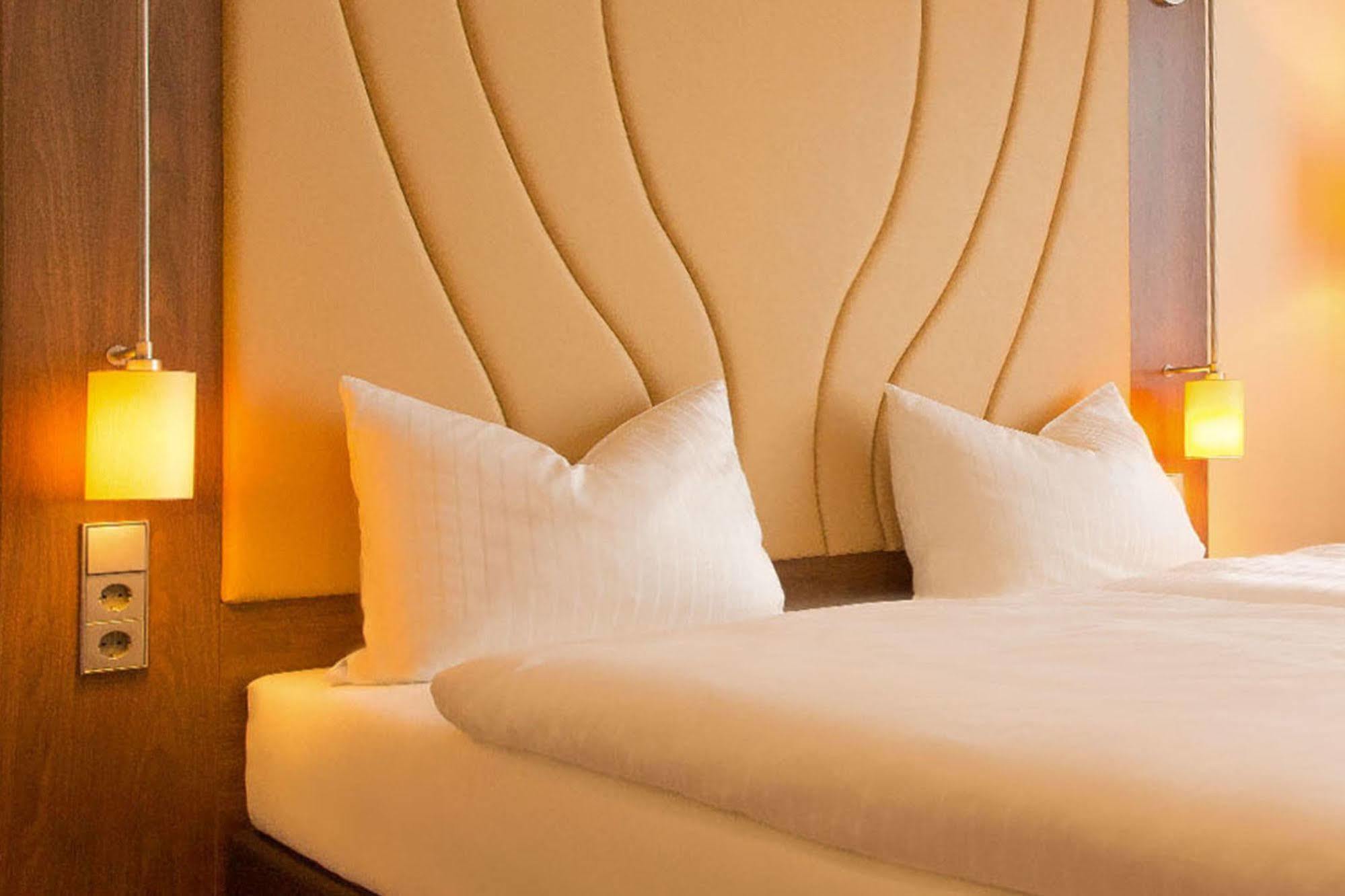 Hotel Naam Hotel&apartment Frankfurt City-messe Airport 3*