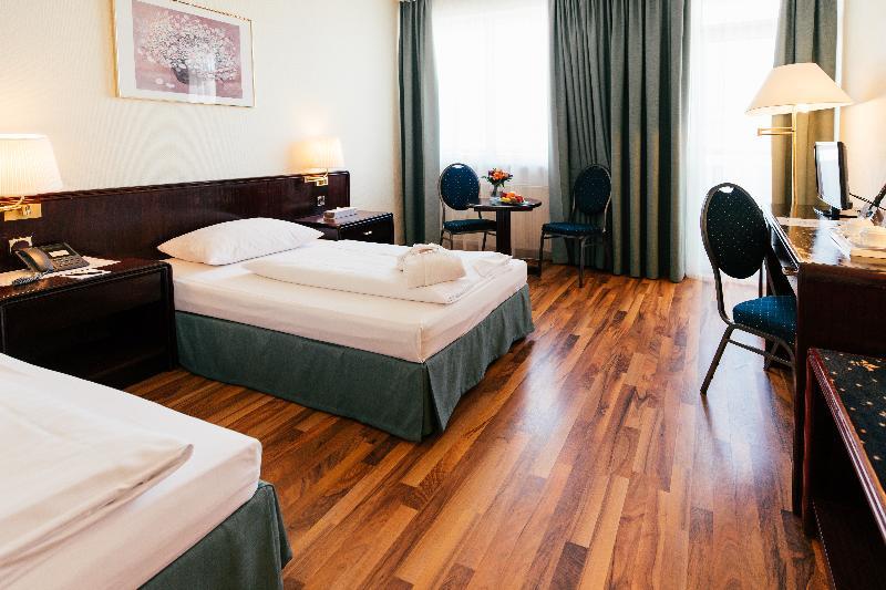 Excelsior - Central Station Hotel 3*