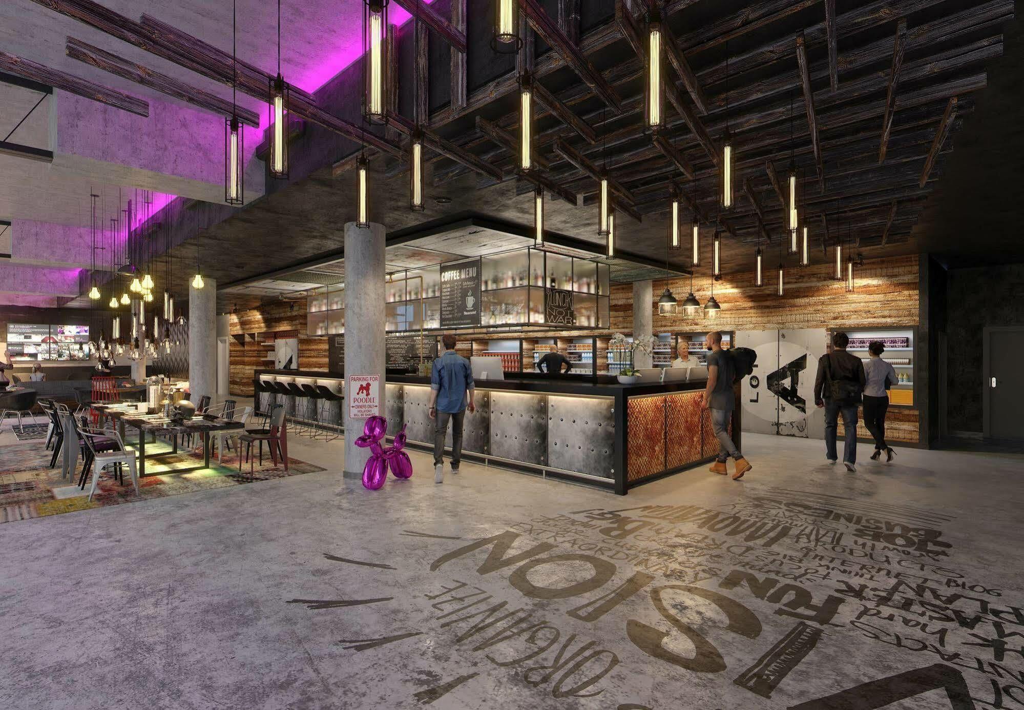 Moxy Frankfurt East Hotel 3*