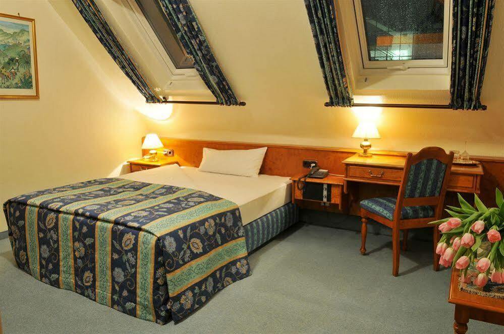 Hotel Westend An Der Messe