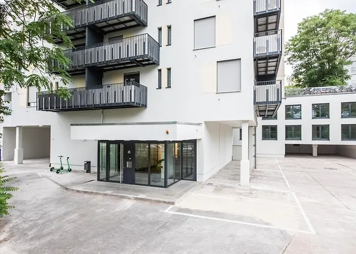 Modern Studio And Good Located