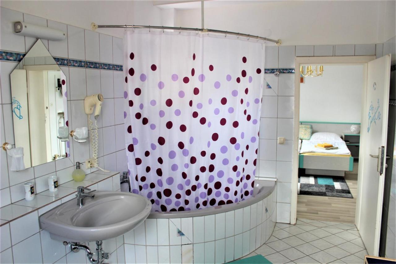 Zur Post Schwanheim Hotel *