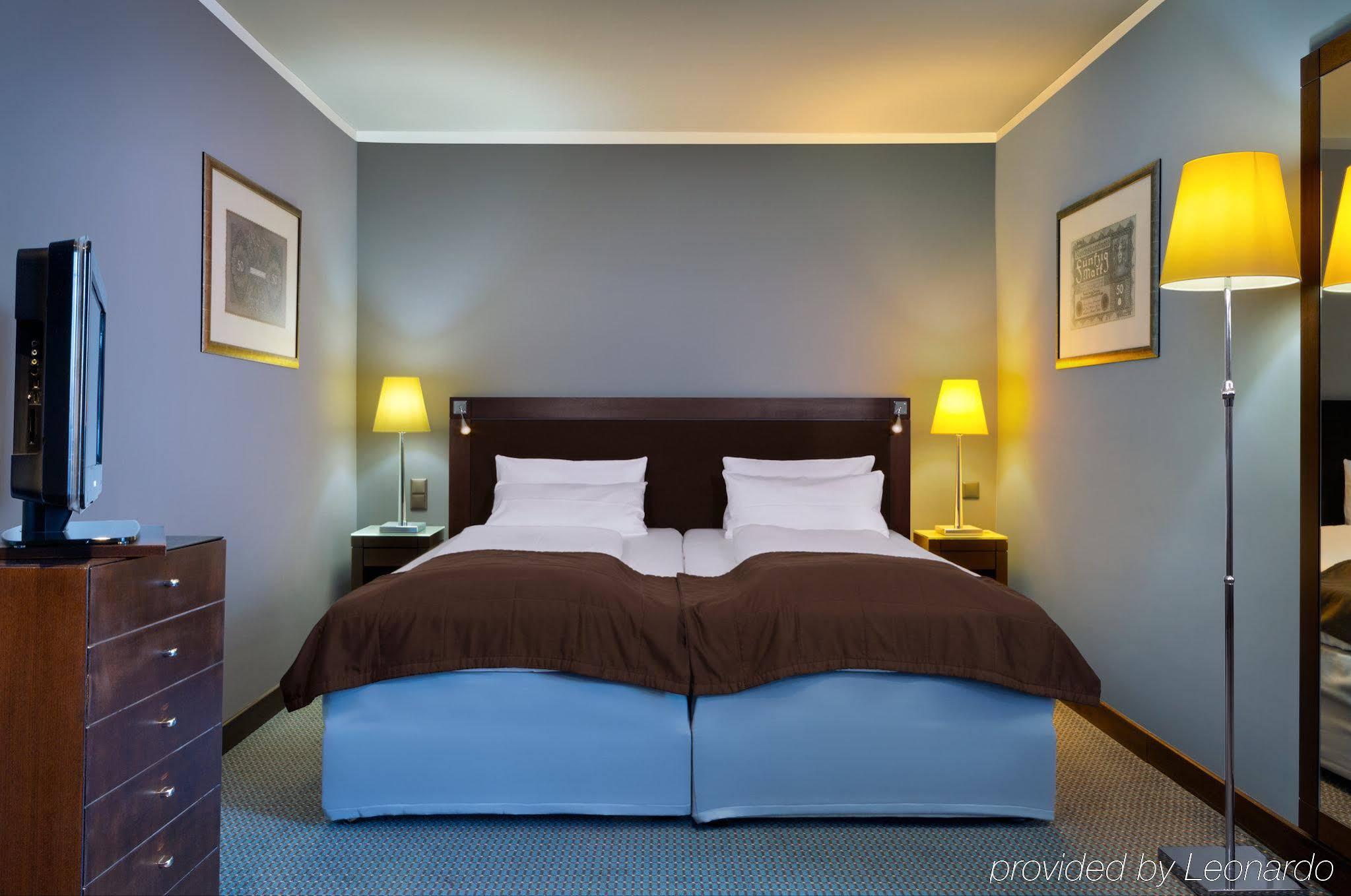 Hotel Savigny Frankfurt City 4*