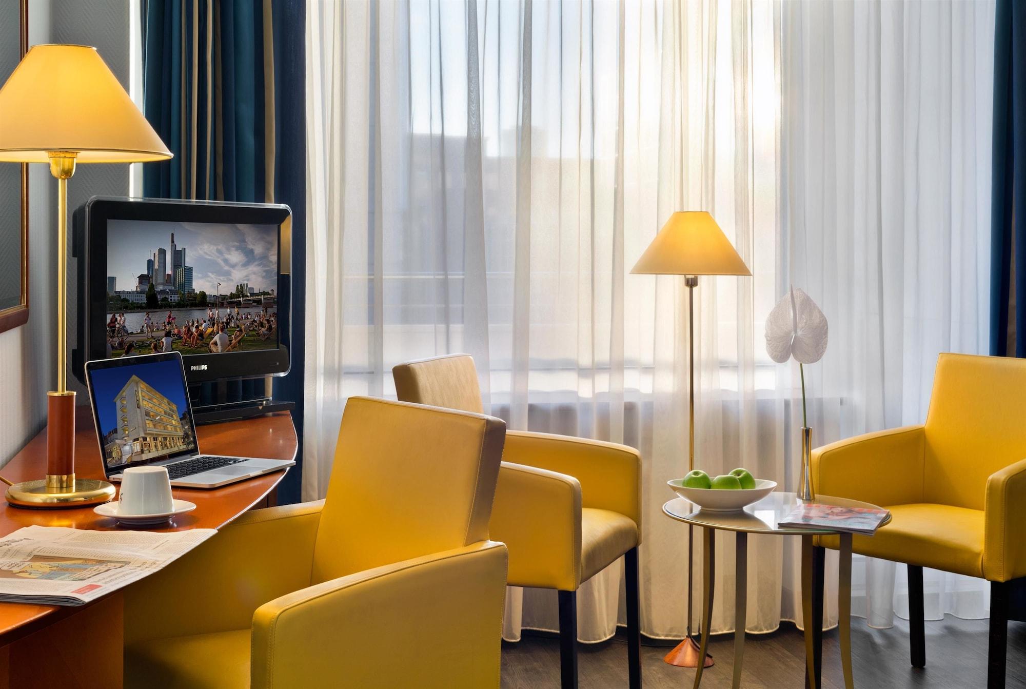 Hotel Savigny Frankfurt City 4*