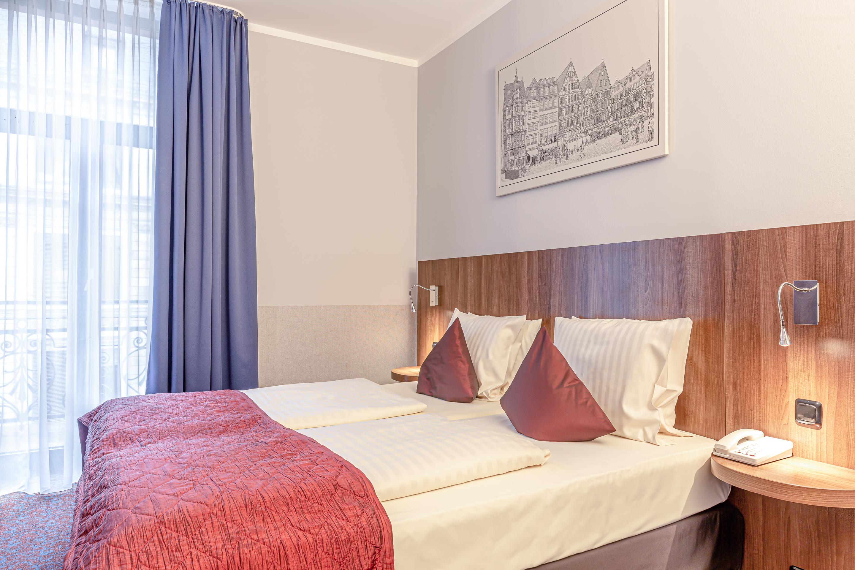 Hotel Ramada By Wyndham Frankfurt Centre 4*