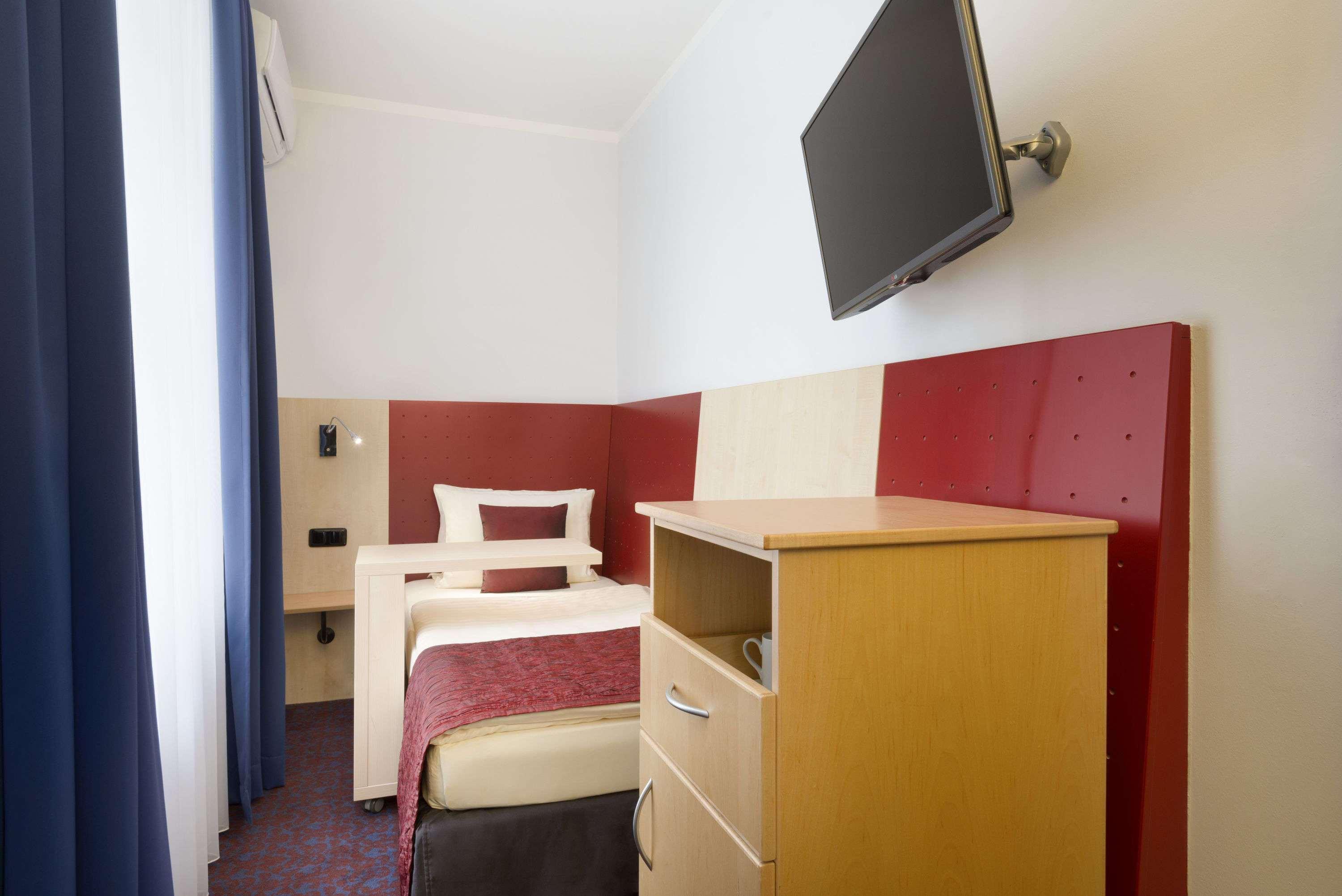Ramada By Wyndham Frankfurt Centre Hotel