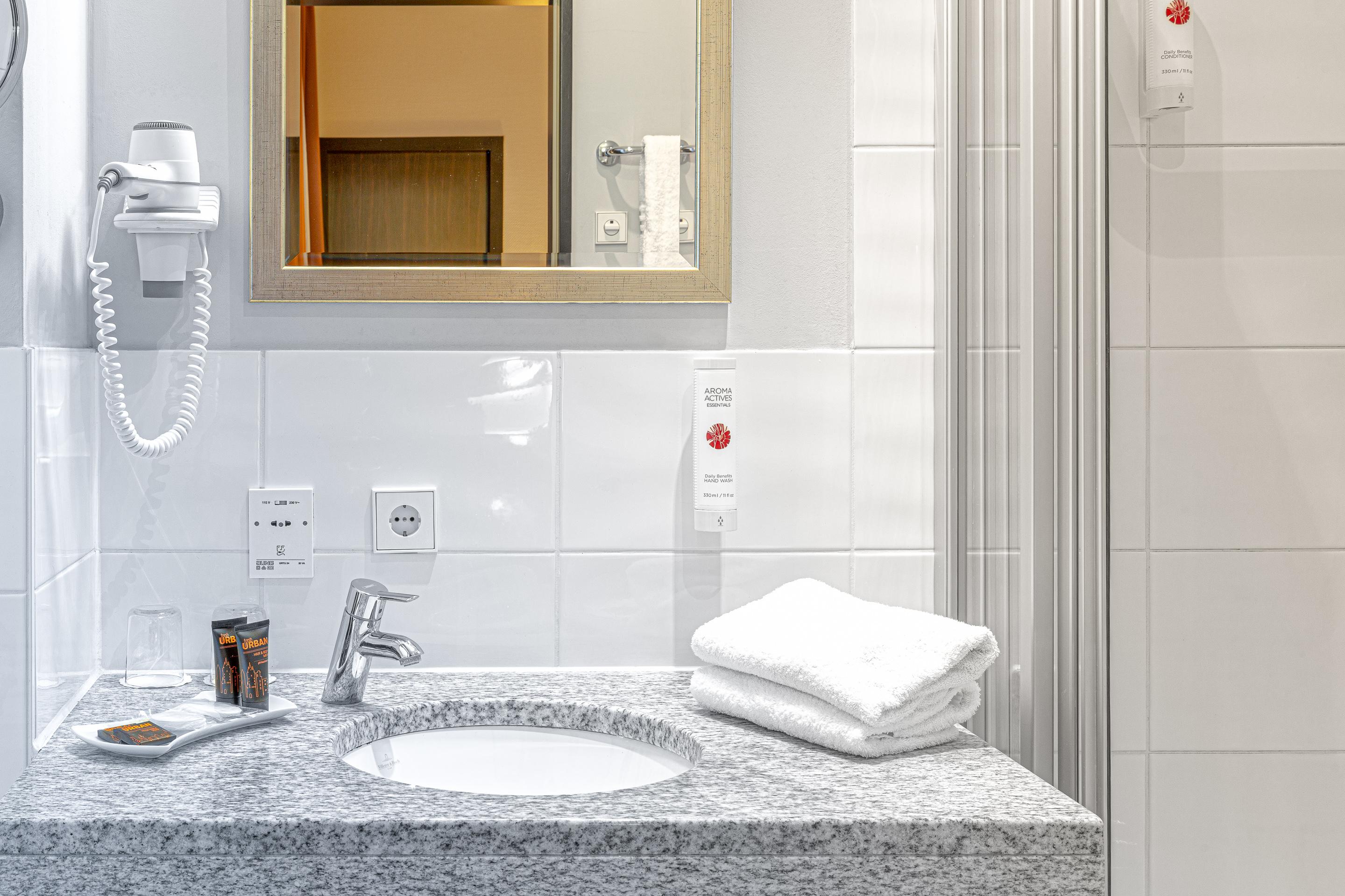 Ramada By Wyndham Frankfurt Centre Hotel