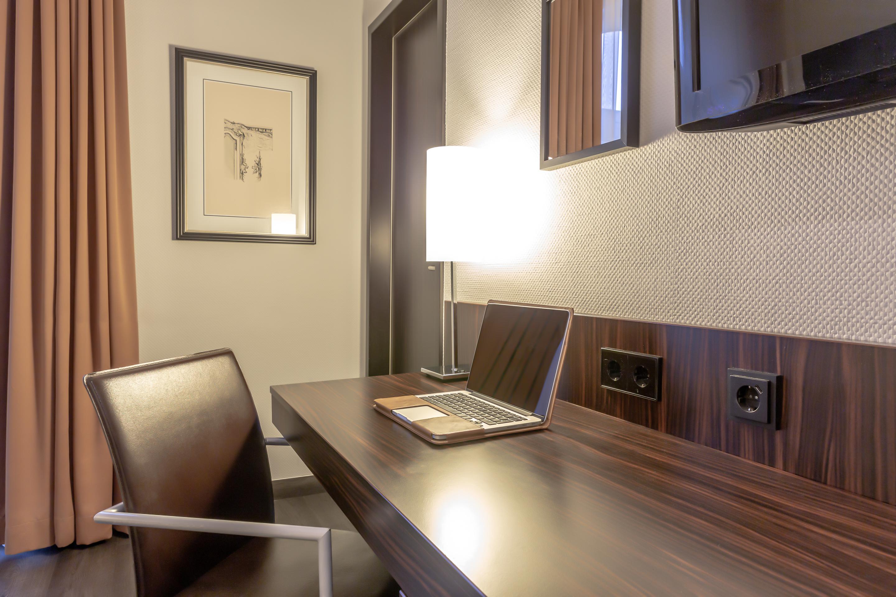 Ramada By Wyndham Frankfurt Centre Hotel 4*