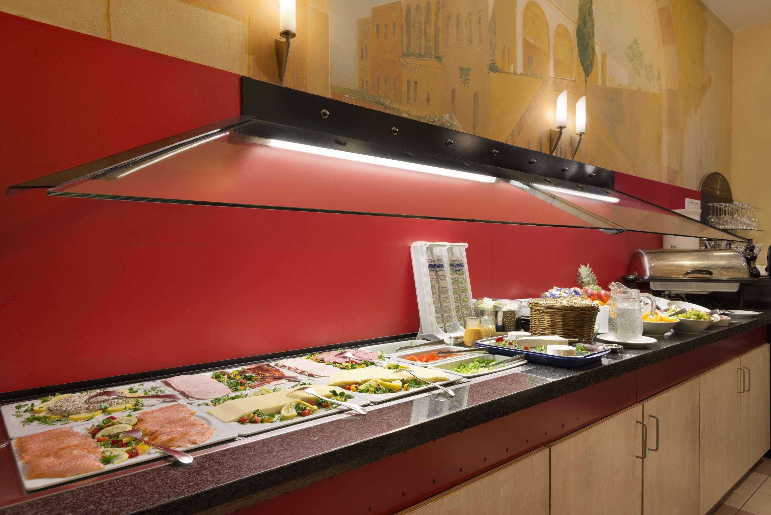 Ramada By Wyndham Frankfurt Centre Hotel 4*