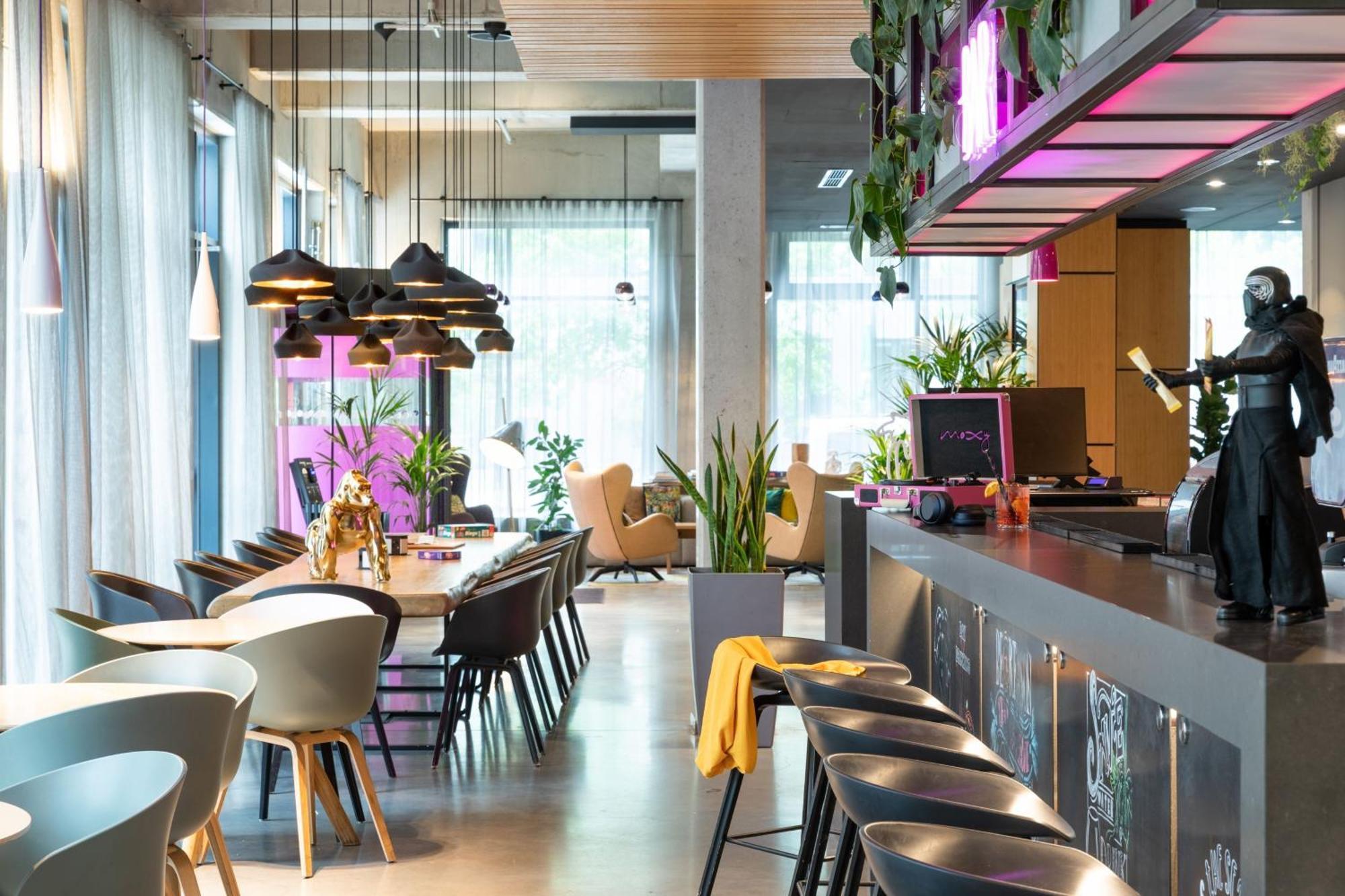 Moxy Frankfurt Airport 4*