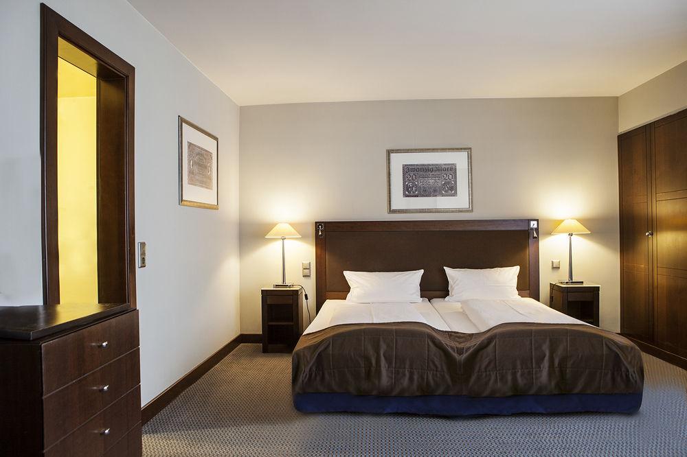 Savigny Frankfurt City 4*