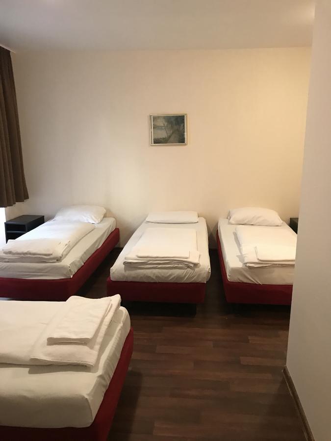 Alpha - Frankfurt Station Gasthuis 3*