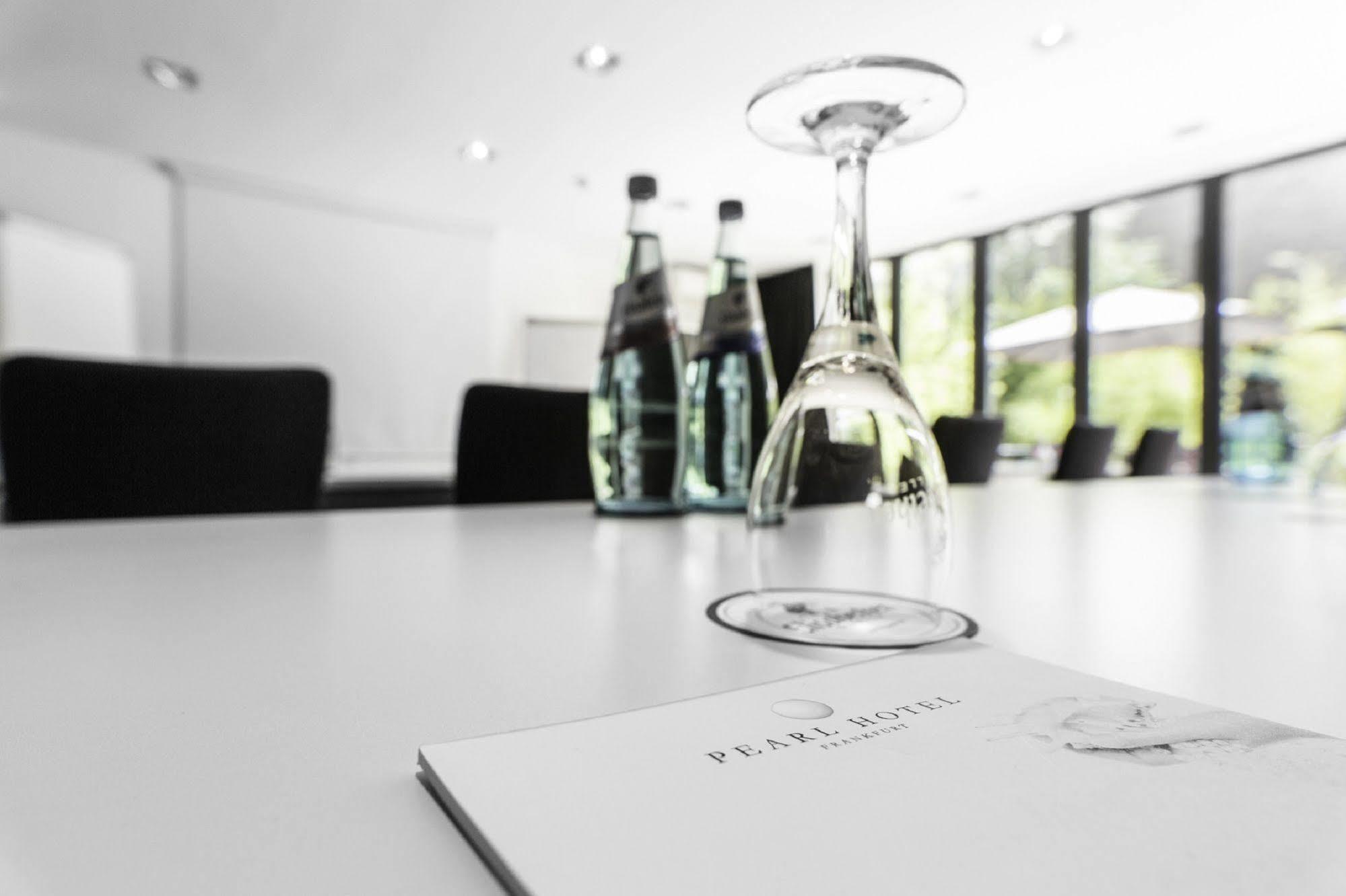 Pearl Design - Frankfurt Hotel