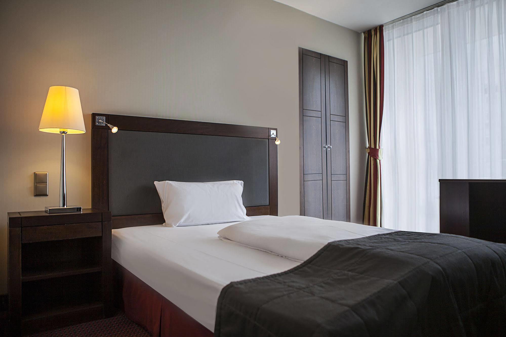 Savigny Frankfurt City 4*