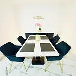 Modern Moeblierte Wohnung In Zentraler Lage