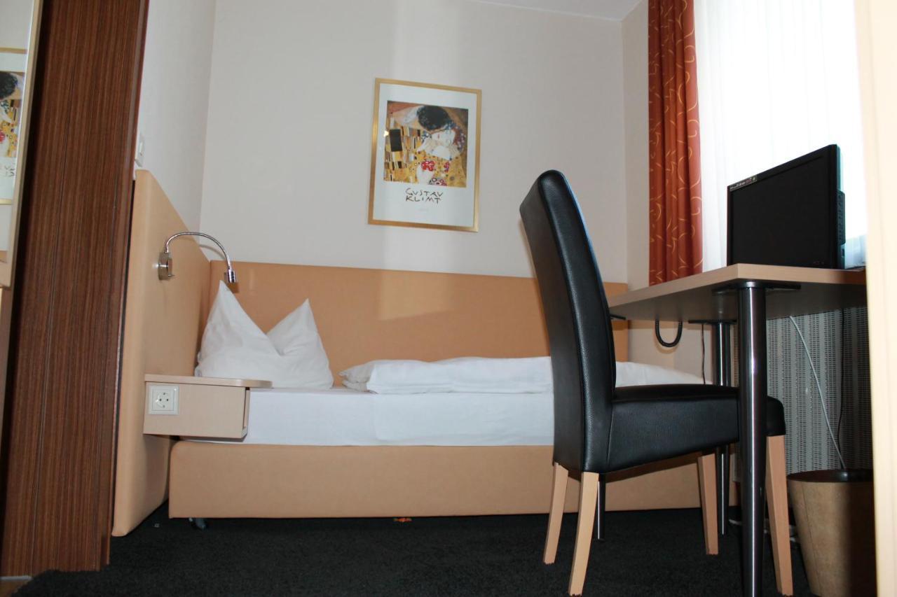 Hübler 3*
