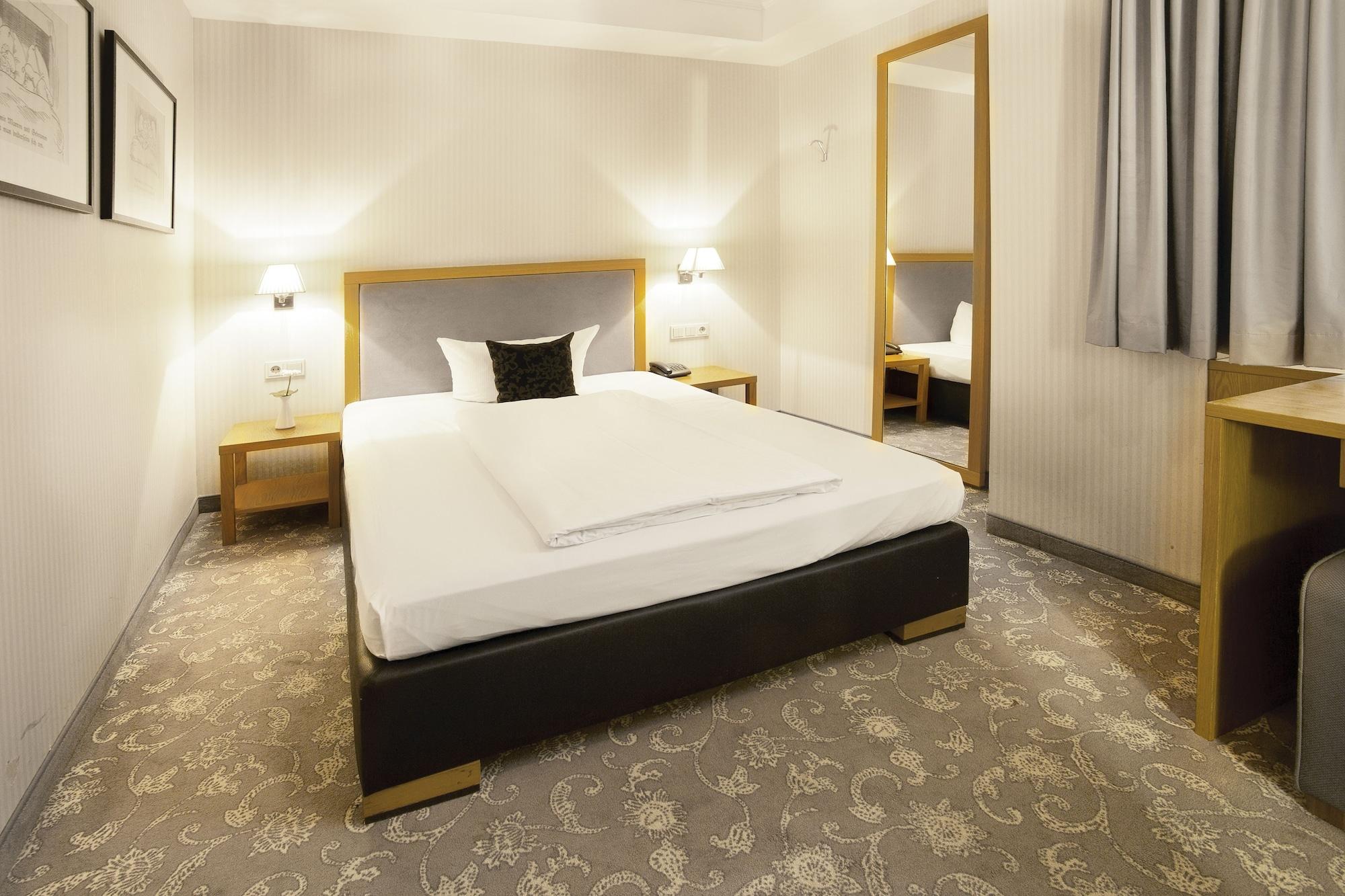 Townhouse Hotel 3*