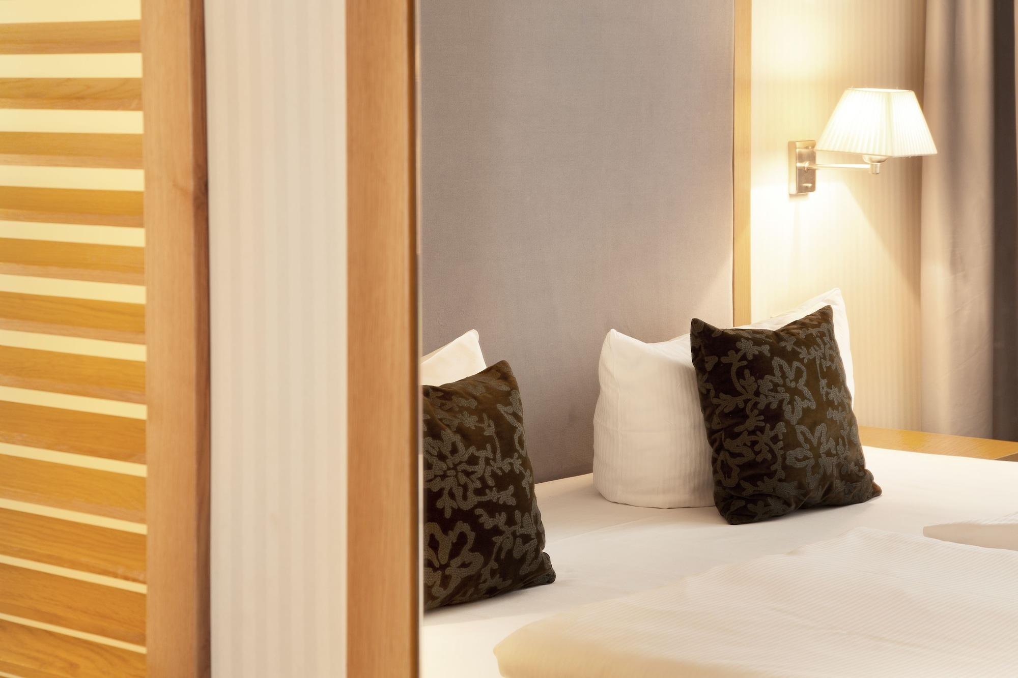 Townhouse Hotel