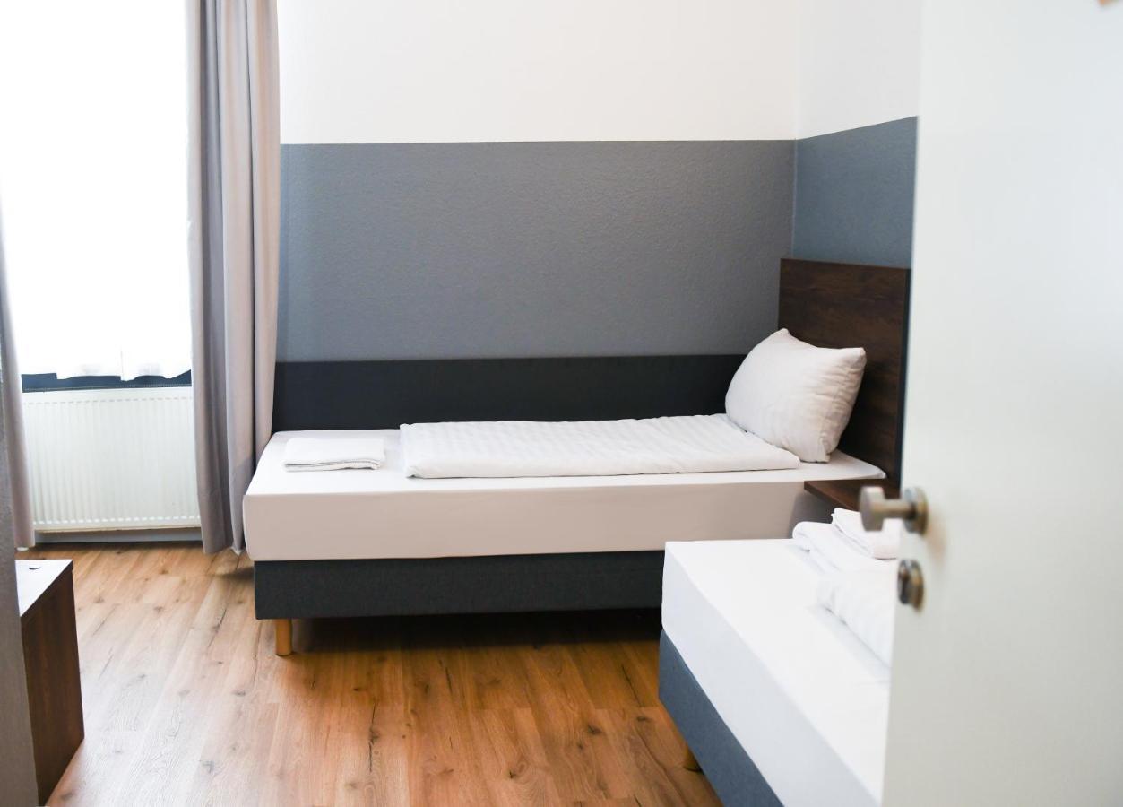 Apadana Frankfurt Hotel