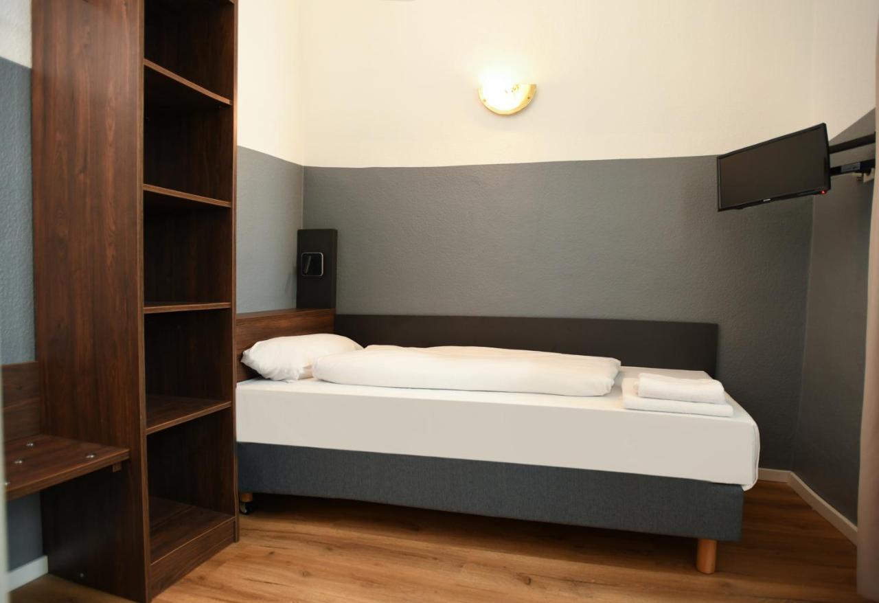 Hotel Apadana Frankfurt Fráncfort del Meno