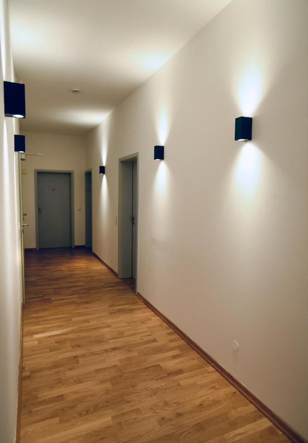 Apadana Frankfurt