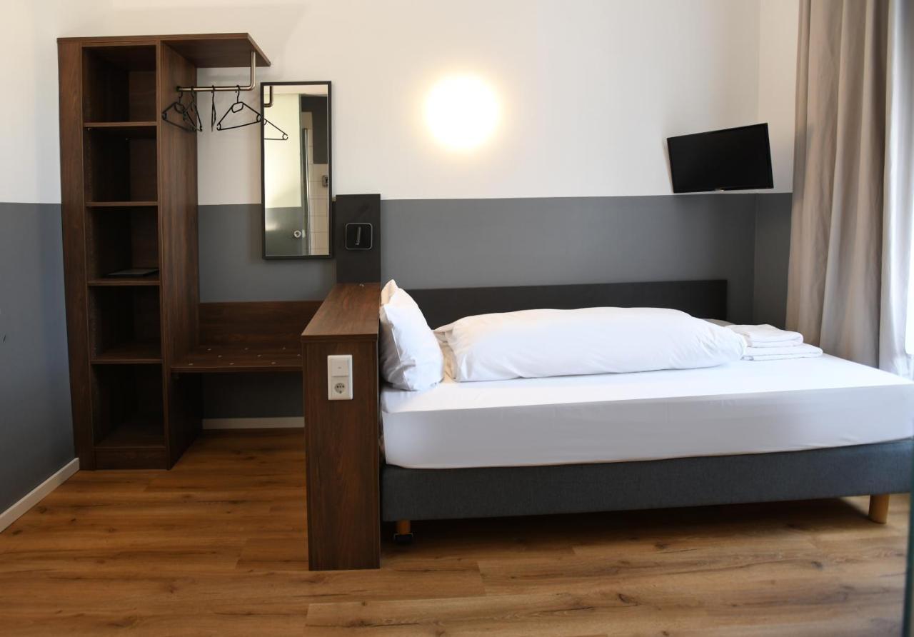 Apadana Frankfurt