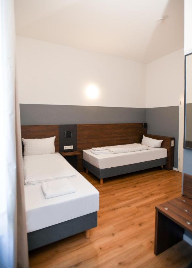 Hotel Apadana Frankfurt