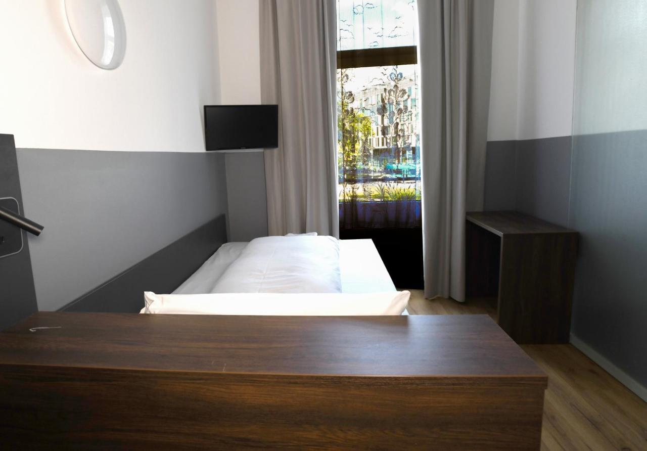 Apadana Frankfurt Hotel