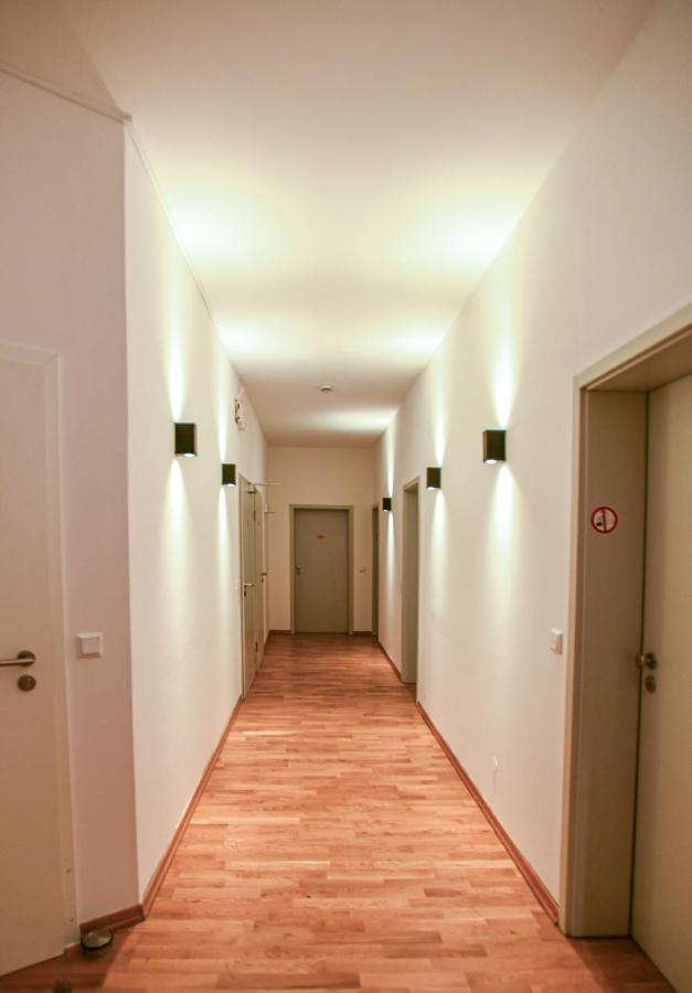 Apadana Frankfurt Hotel 2*