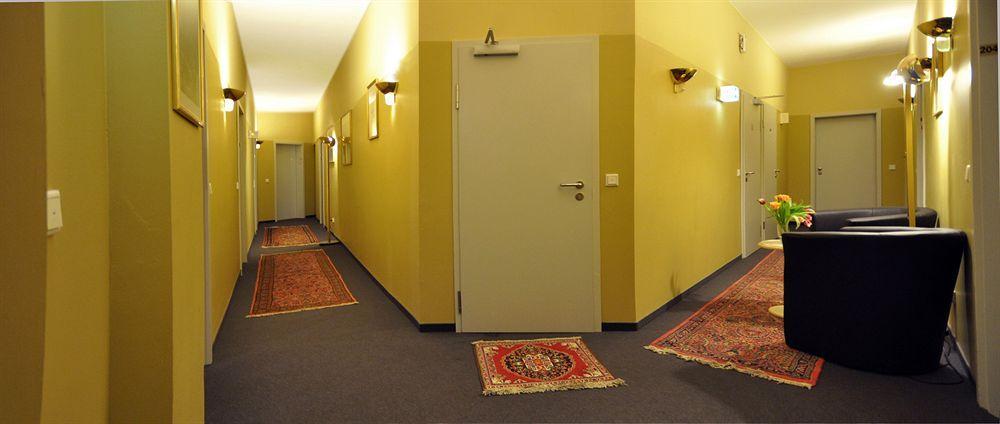 Apadana Frankfurt