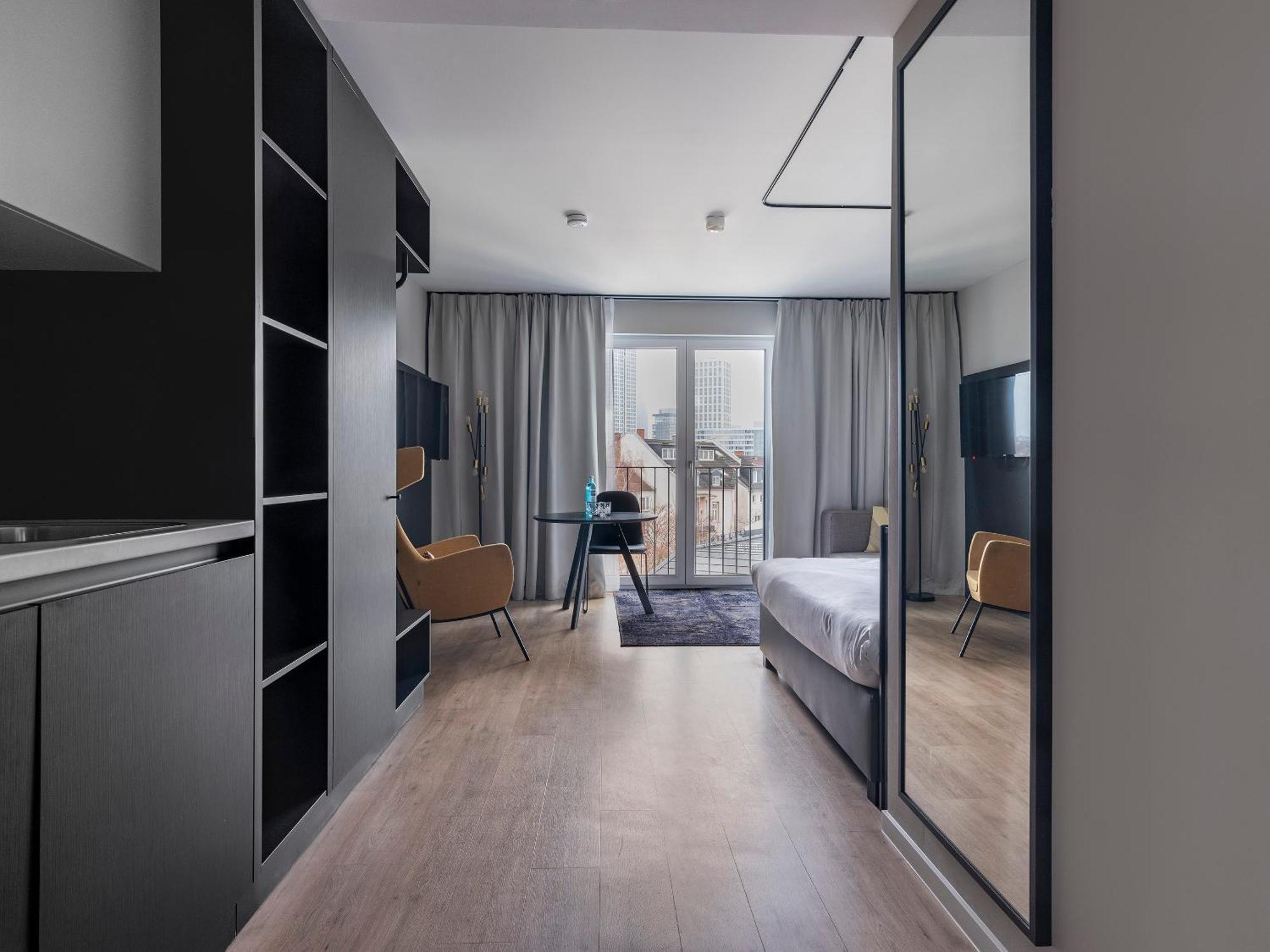 Numa Frankfurt Bloc Aparthotel 4*