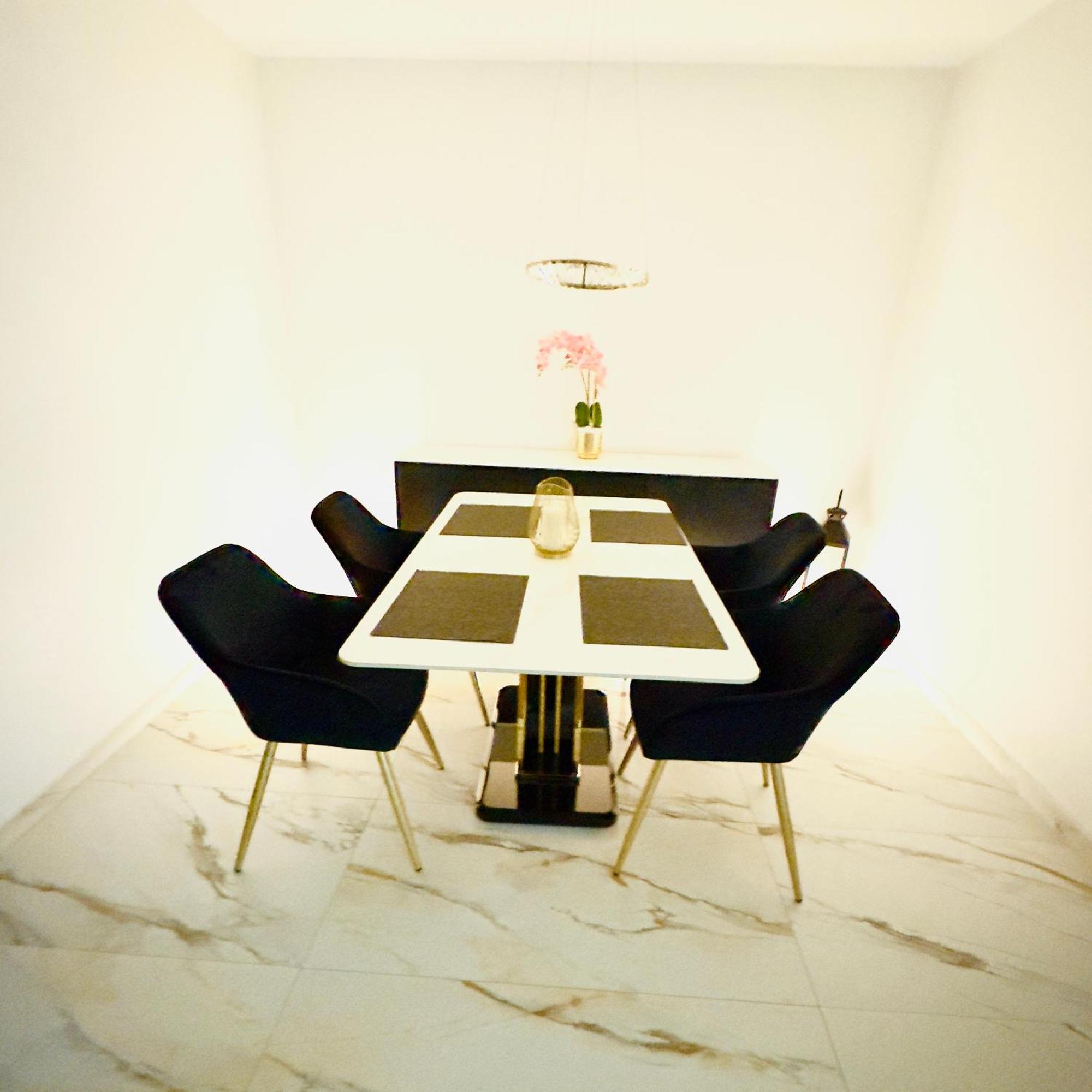 Apartment Modern Moeblierte In Zentraler Lage *