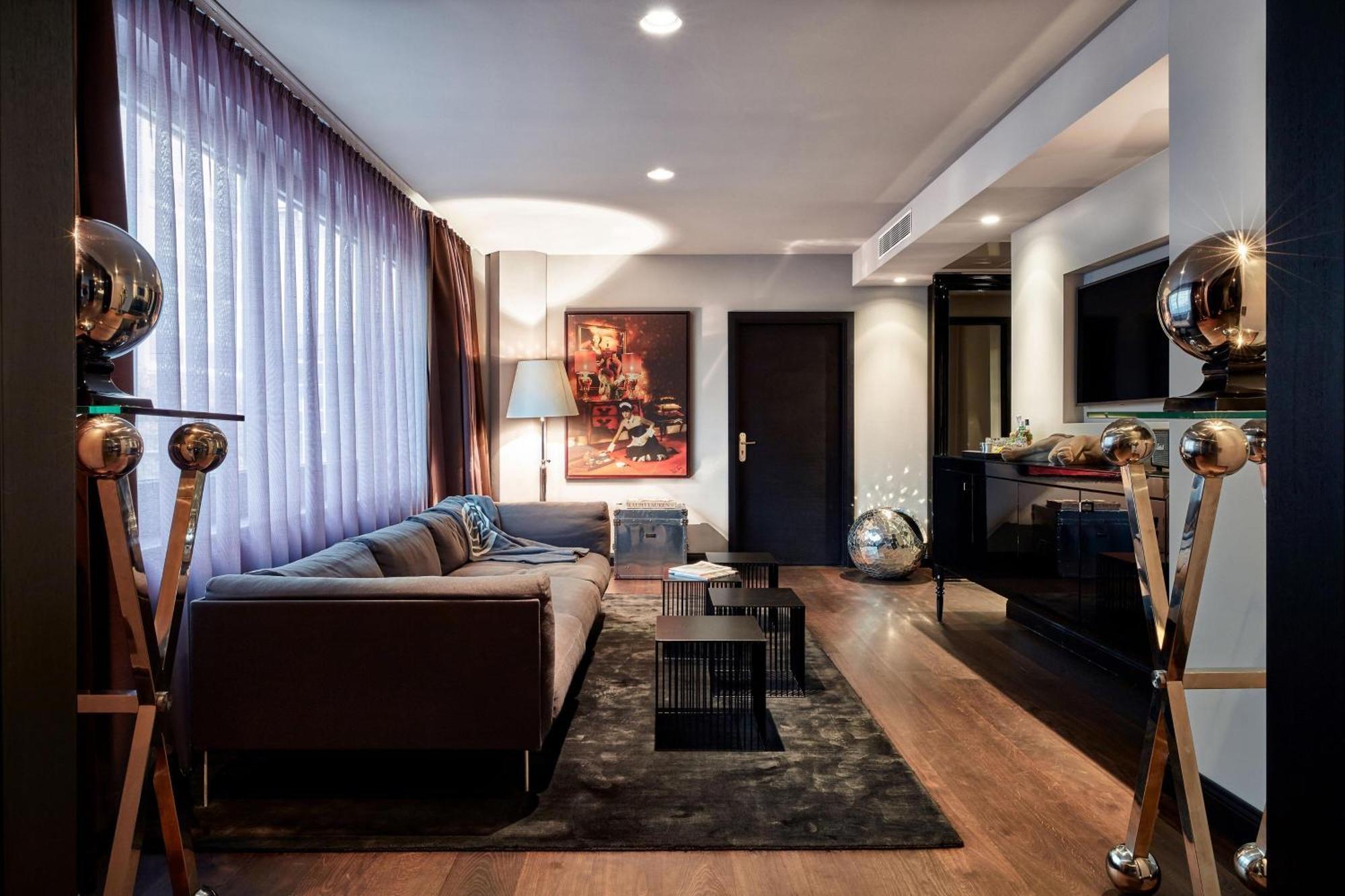 Hotel Roomers Frankfurt, Autograph Collection