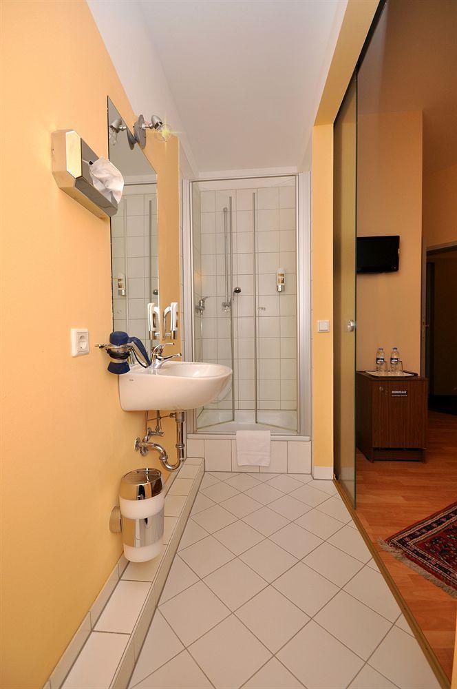 Hotel Apadana Frankfurt Fráncfort del Meno