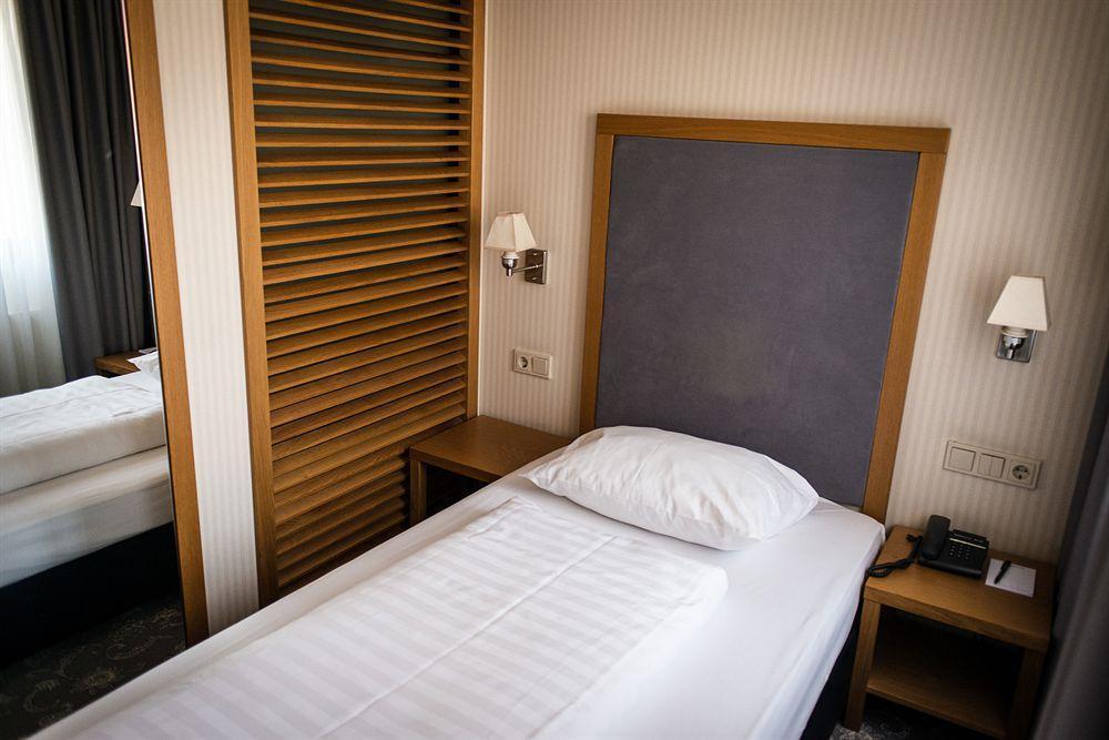 Townhouse Hotel