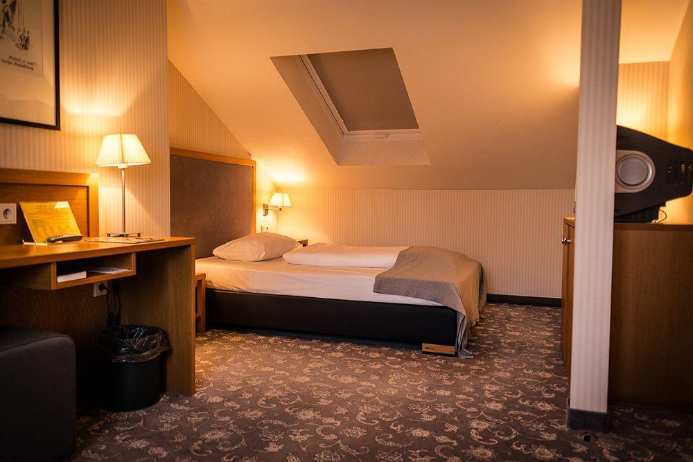 Townhouse Hotel 3*