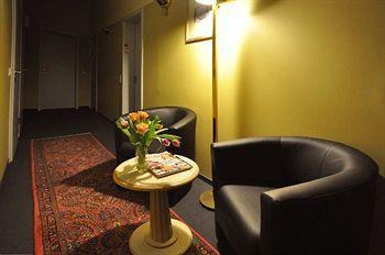 Apadana Frankfurt Hotel 2*