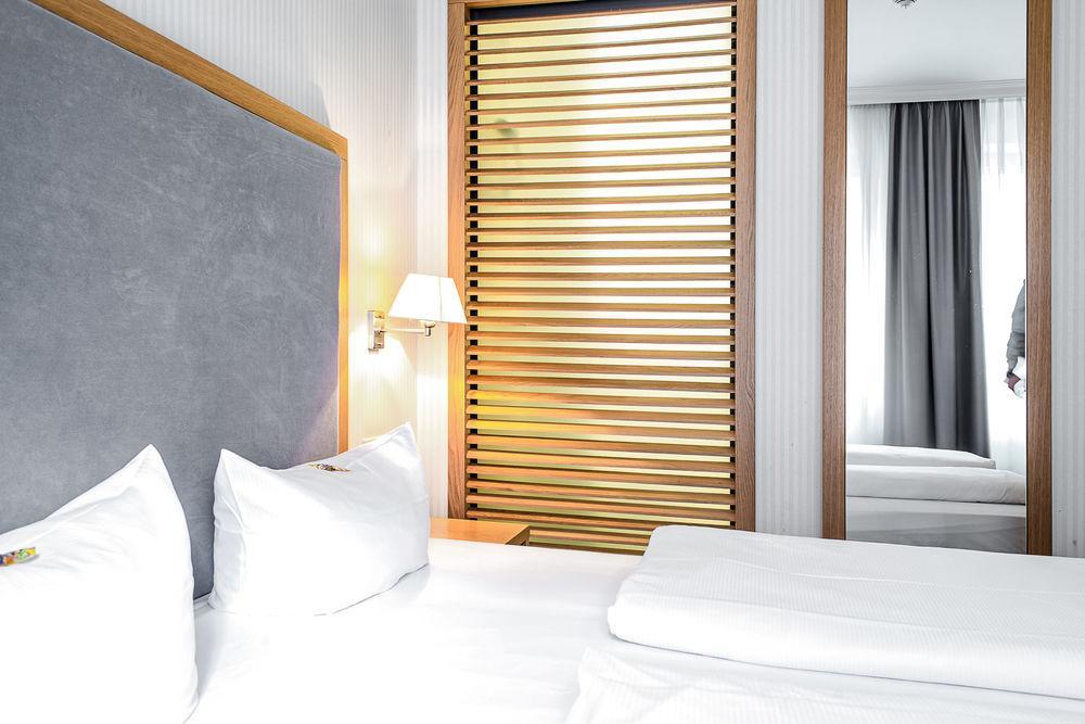 Townhouse Hotel 3*